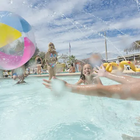 Officiel Siblu Le Montourey Campsite 4*